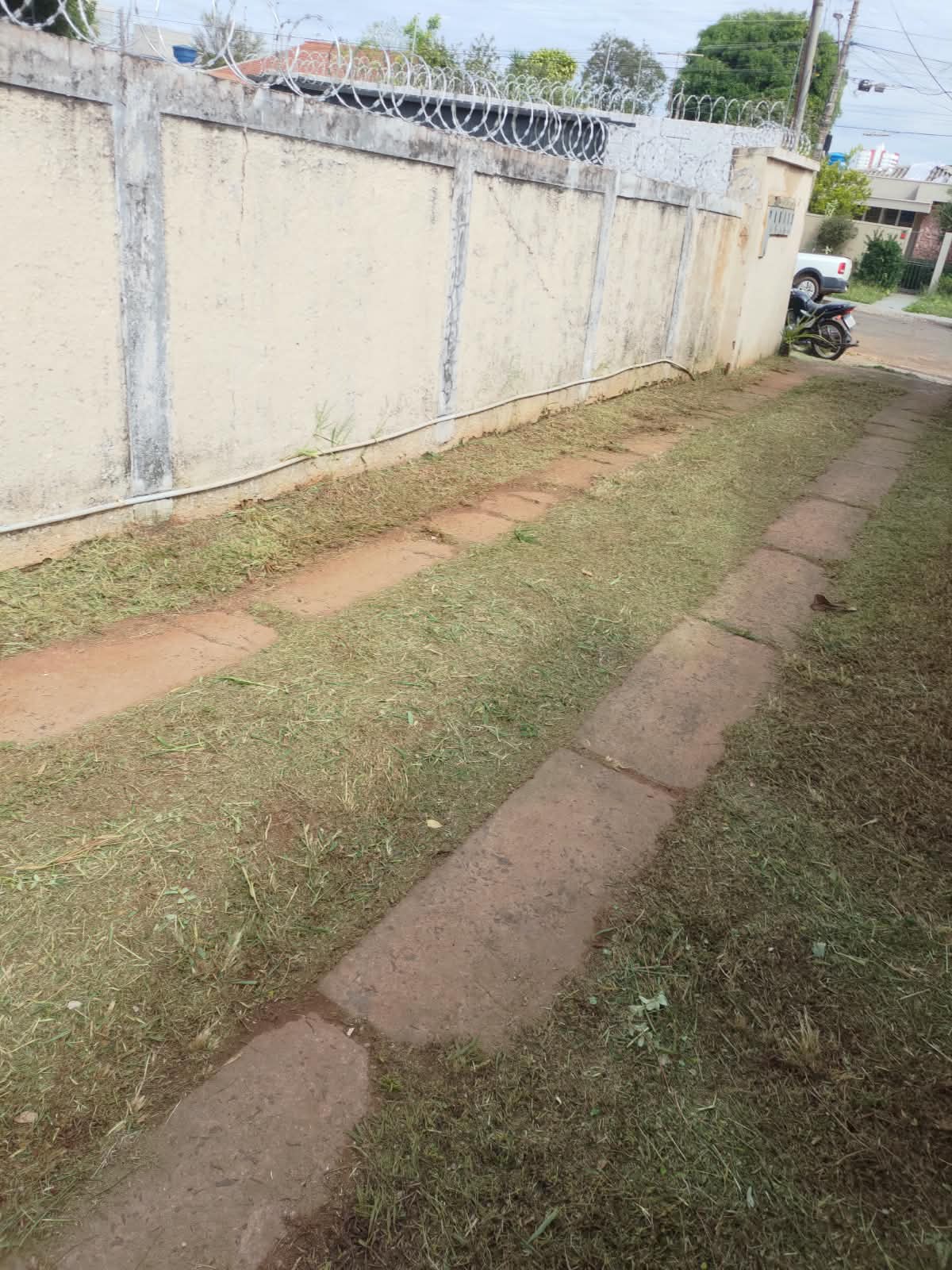 Depois: Corredor residencial totalmente roçado e limpo pela RCMS
